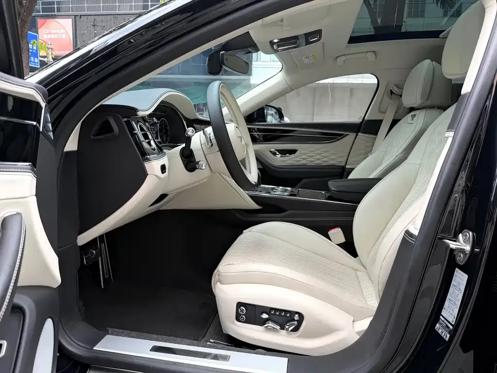Bentley Flying Spur — фото 8