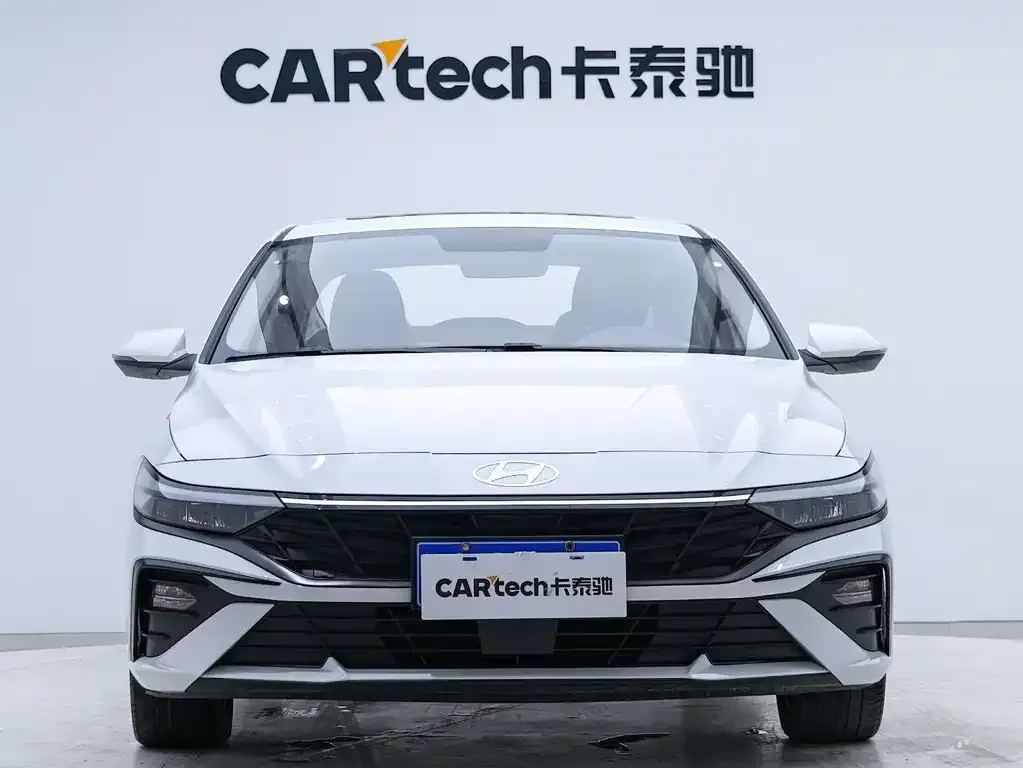 Hyundai Elantra — фото 7