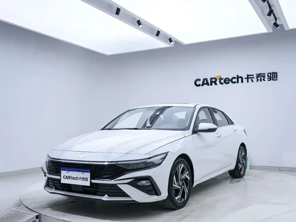 Hyundai Elantra — фото 6