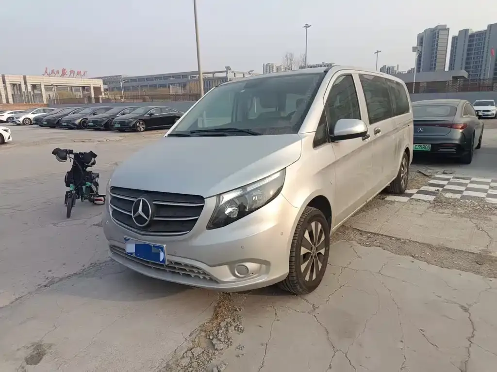 Mercedes-Benz Vito — фото 1