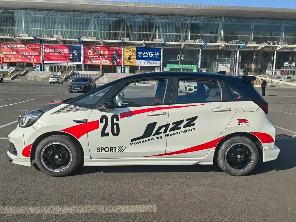 Honda Fit — фото 3