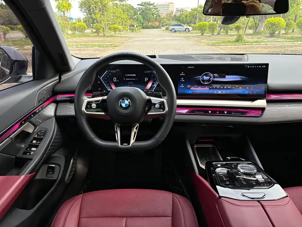 BMW 5 Series — фото 4