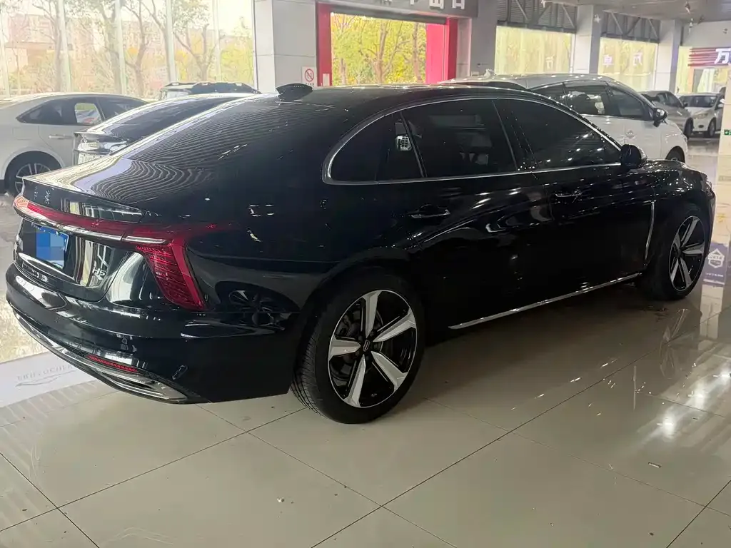 Hongqi H5 — фото 2