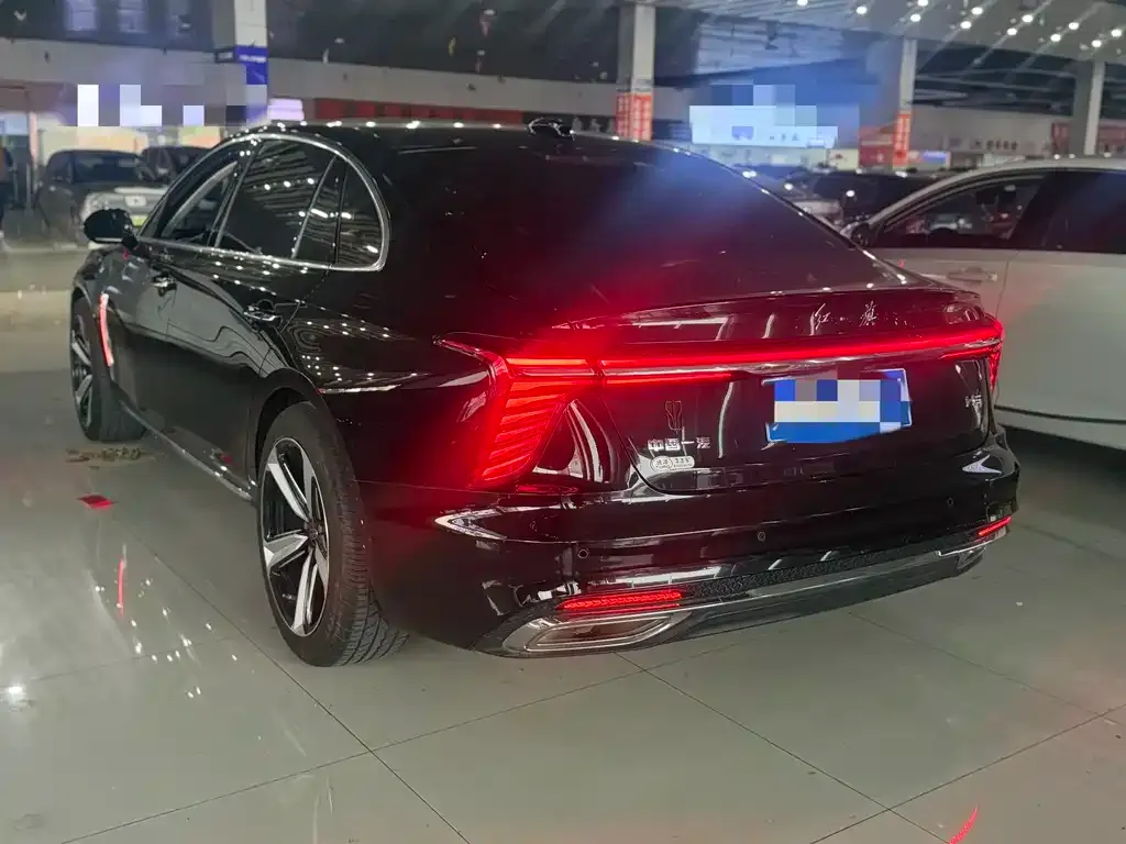 Hongqi H5 — фото 6