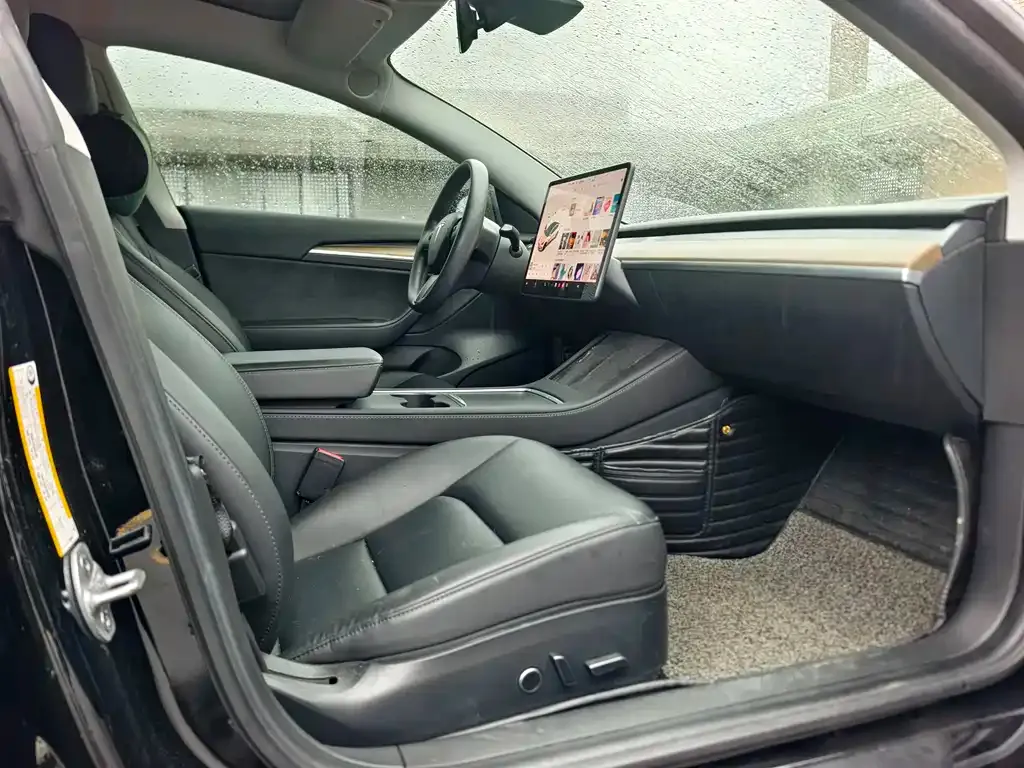 Tesla Model 3 — фото 2
