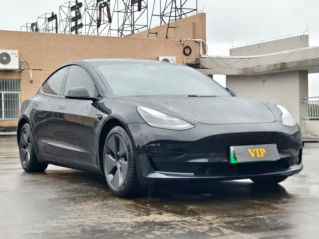 Tesla Model 3 — фото 4