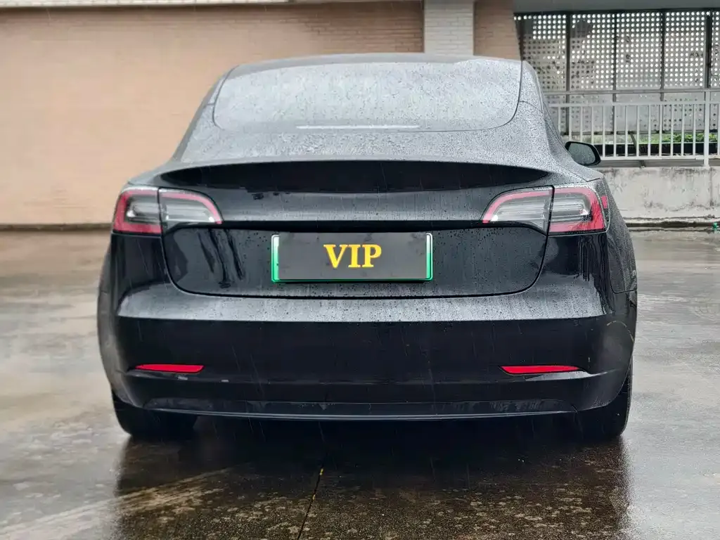 Tesla Model 3 — фото 7