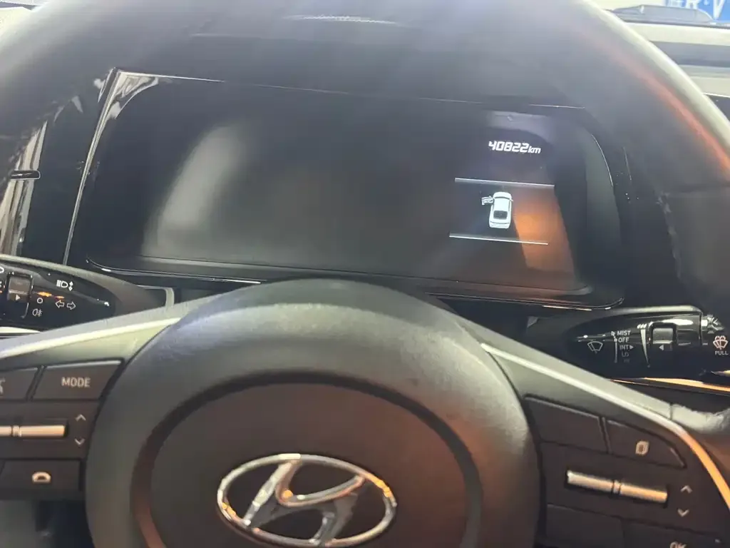 Hyundai Elantra — фото 2