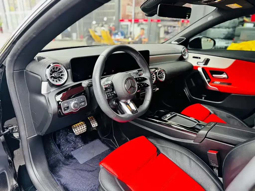 Mercedes-Benz CLA AMG — фото 5