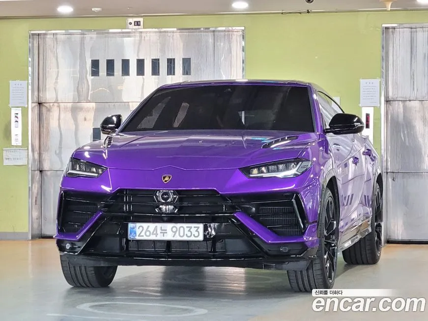 Lamborghini Urus — фото 1