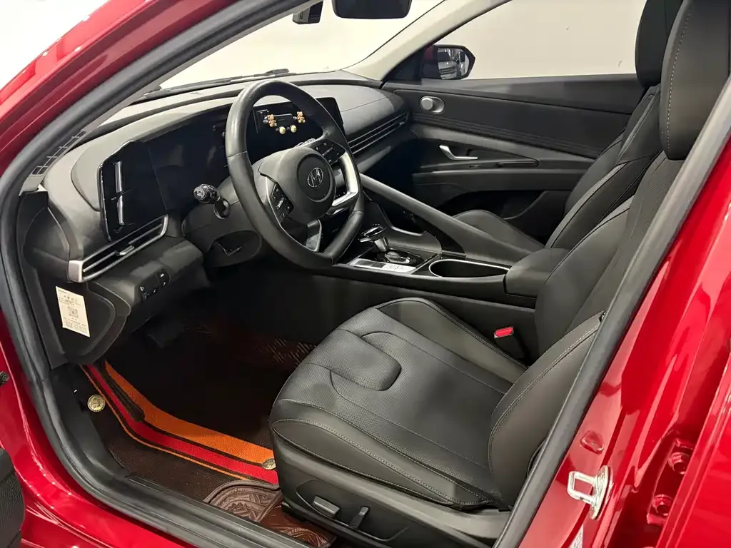 Hyundai Elantra — фото 10