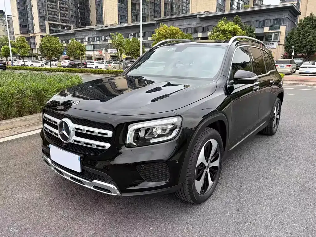 Mercedes-Benz GLB — фото 1
