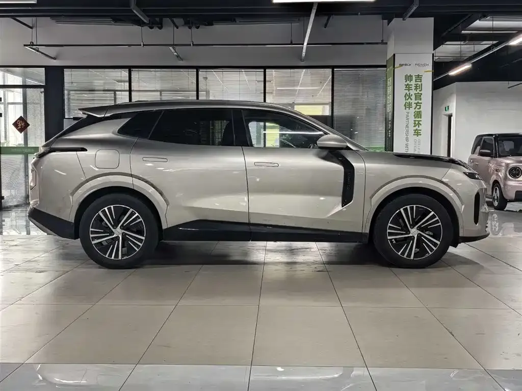 Lynk & Co 08 EM-P — фото 10