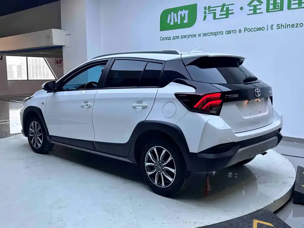 Toyota Yaris L — фото 6
