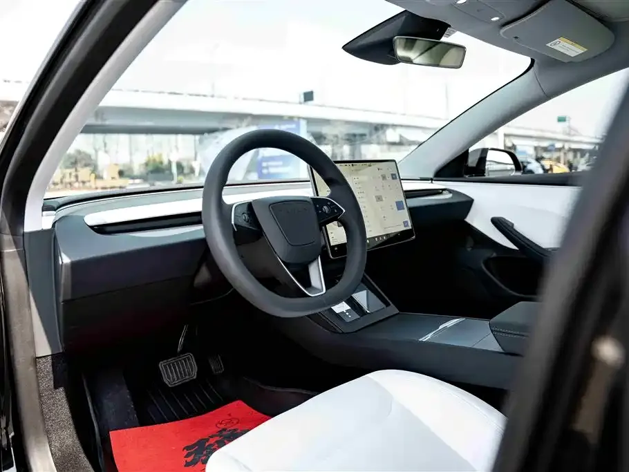 Tesla Model 3 — фото 3