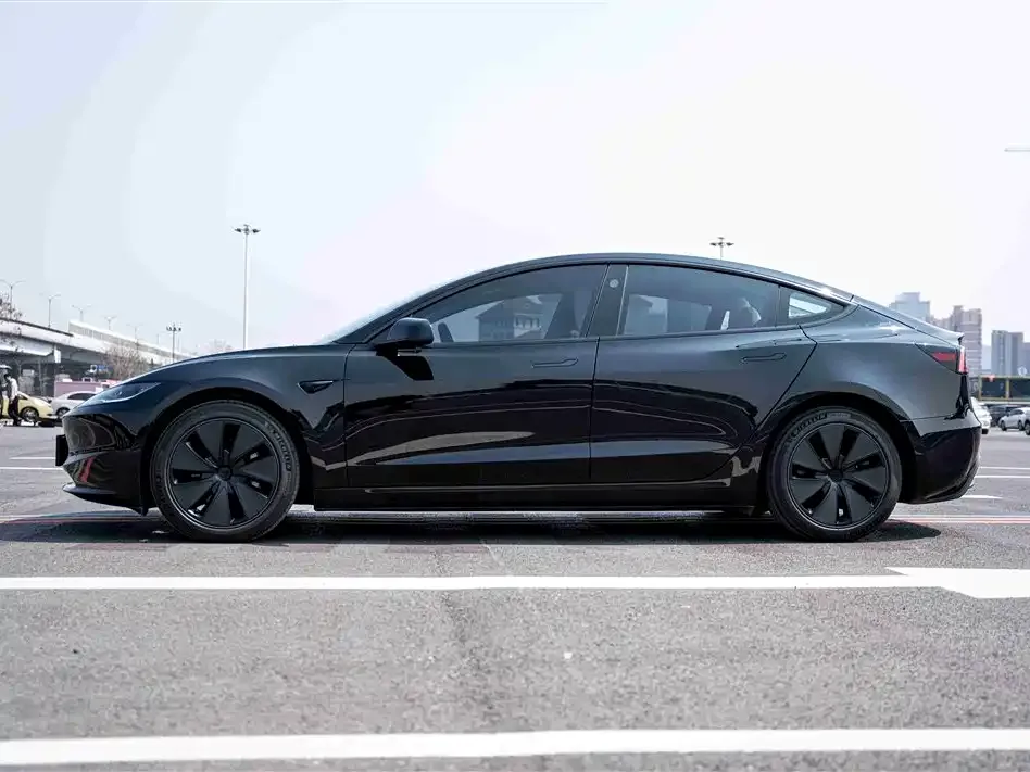 Tesla Model 3 — фото 2