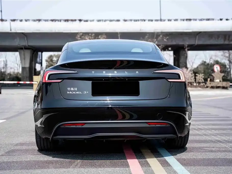 Tesla Model 3 — фото 4