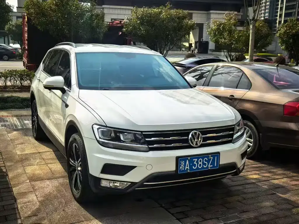Volkswagen Tiguan L — фото 3