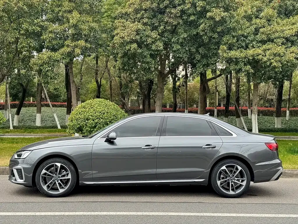 Audi A4L — фото 8