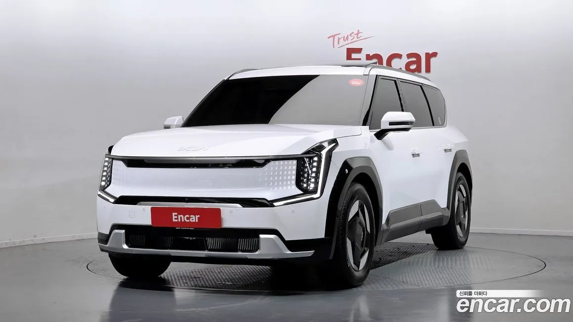 Kia EV9 — фото 1