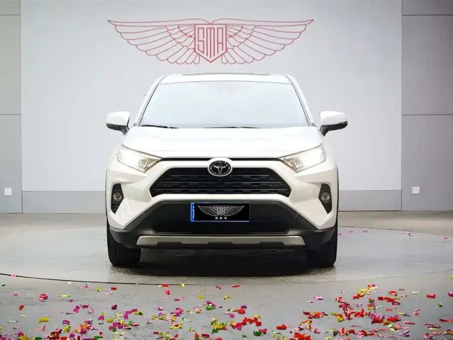 Toyota RAV4 — фото 6