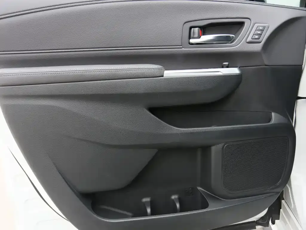 Toyota Granvia — фото 9