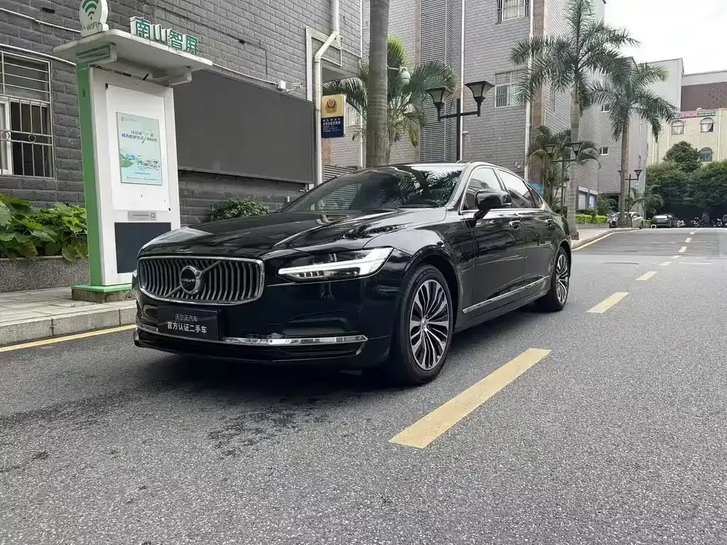 Volvo S90 — фото 1