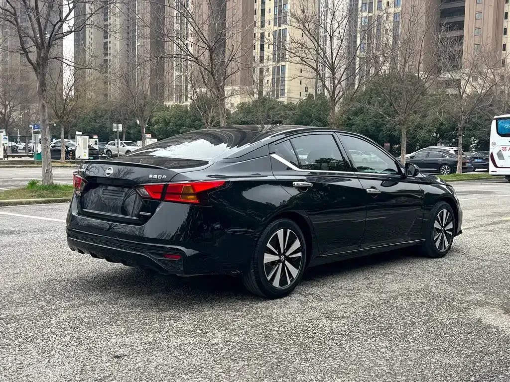 Nissan Teana — фото 3