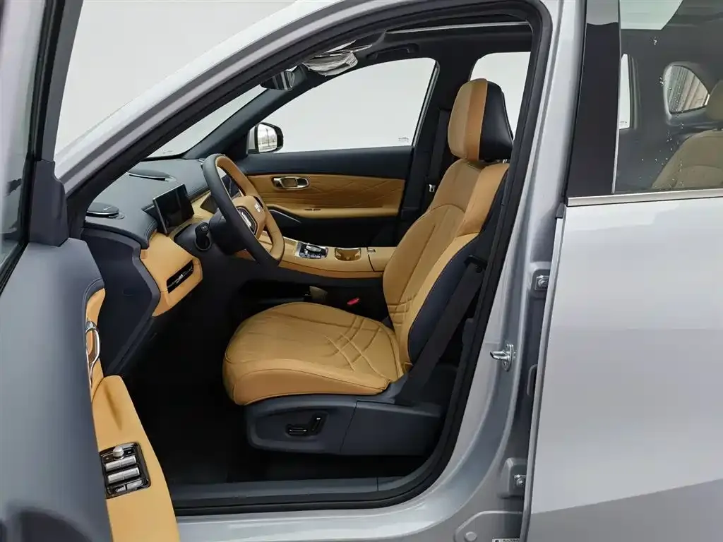 Geely 银河星舰7 — фото 10