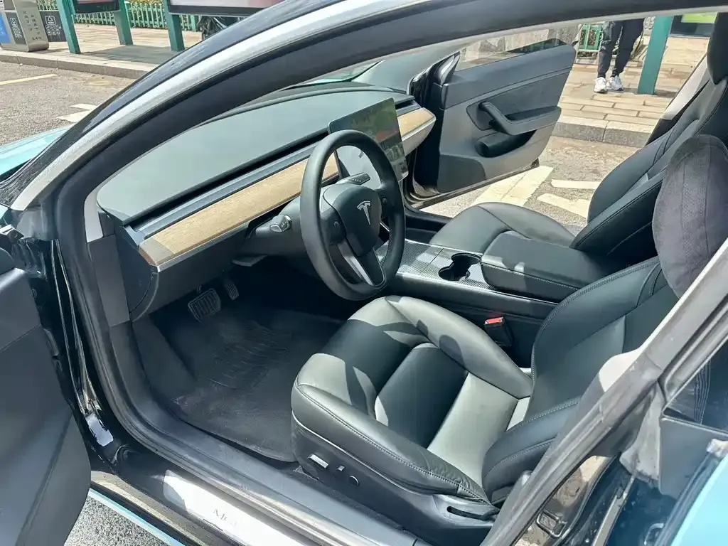 Tesla Model 3 — фото 4
