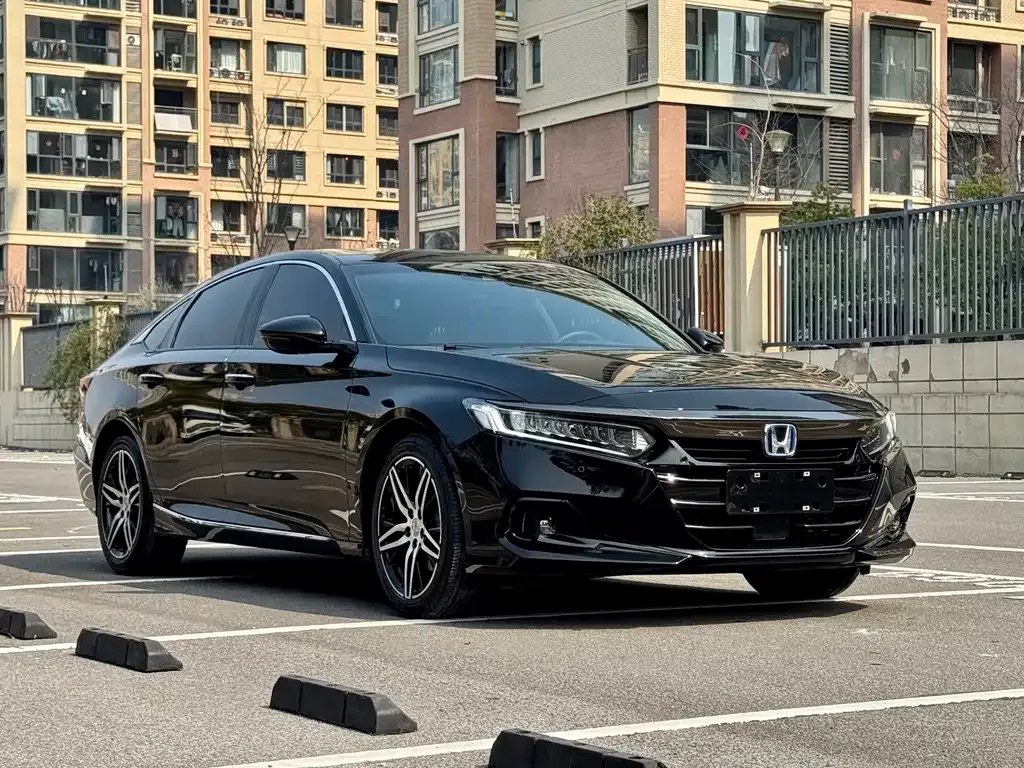 Honda Accord — фото 8
