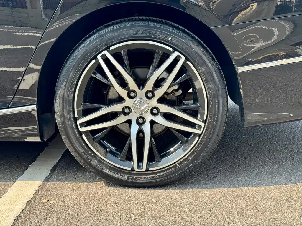 Honda Accord — фото 6