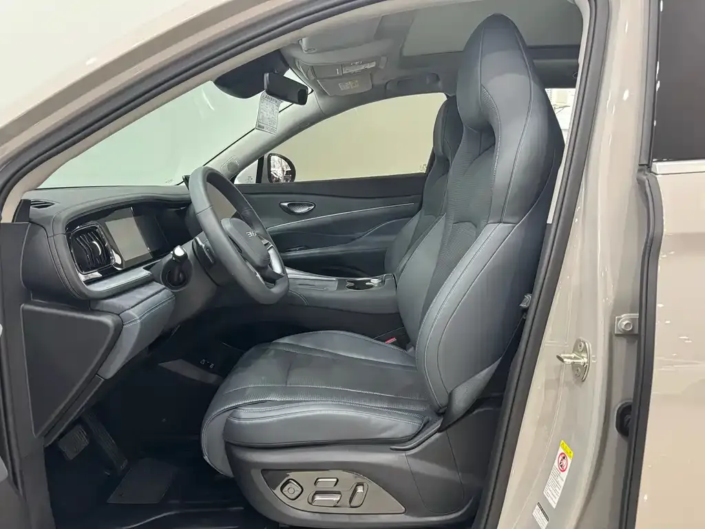 BYD Hiace 07 DM-i — фото 10