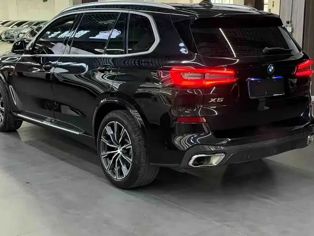 BMW X5 — фото 6