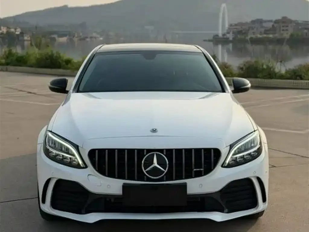 Mercedes-Benz C-Class — фото 1