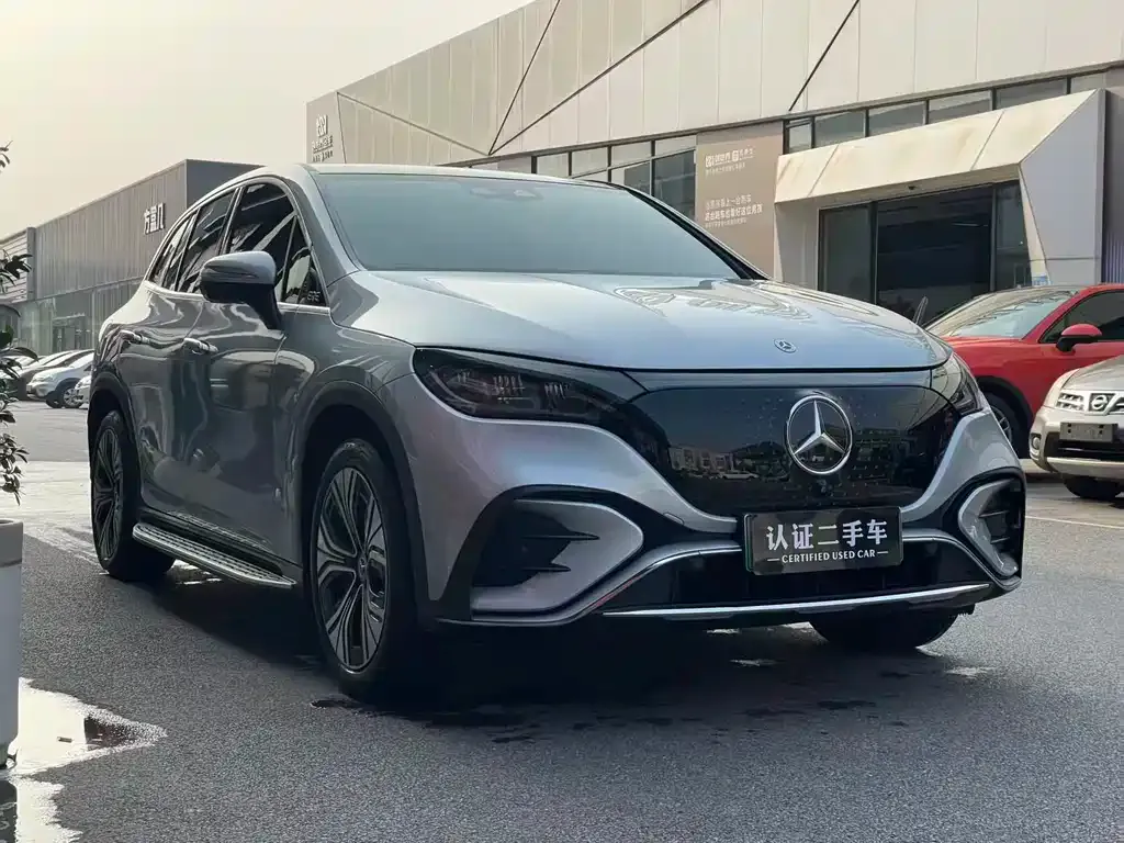 Mercedes-Benz EQE SUV — фото 10