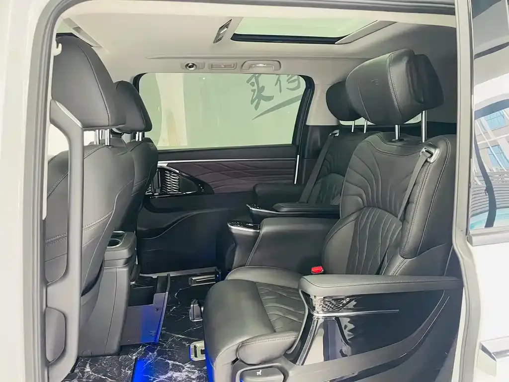 GAC Motor Trumpchi M8 — фото 10