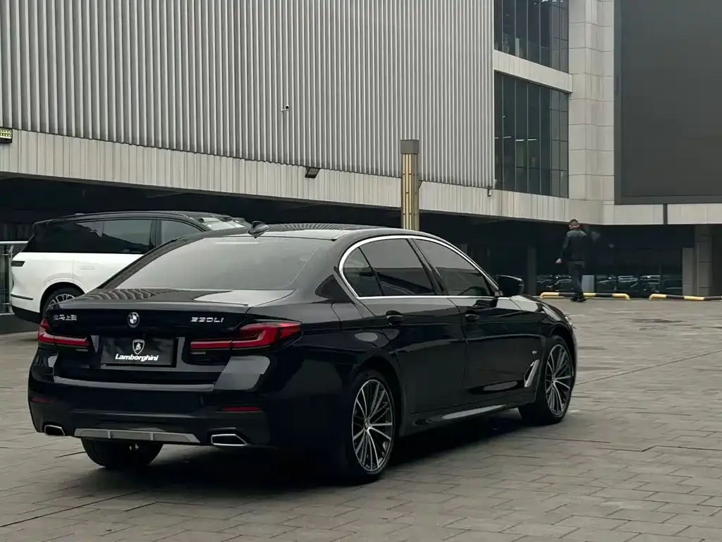 BMW 5 Series — фото 3