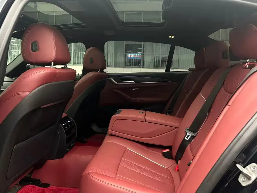 BMW 5 Series — фото 7