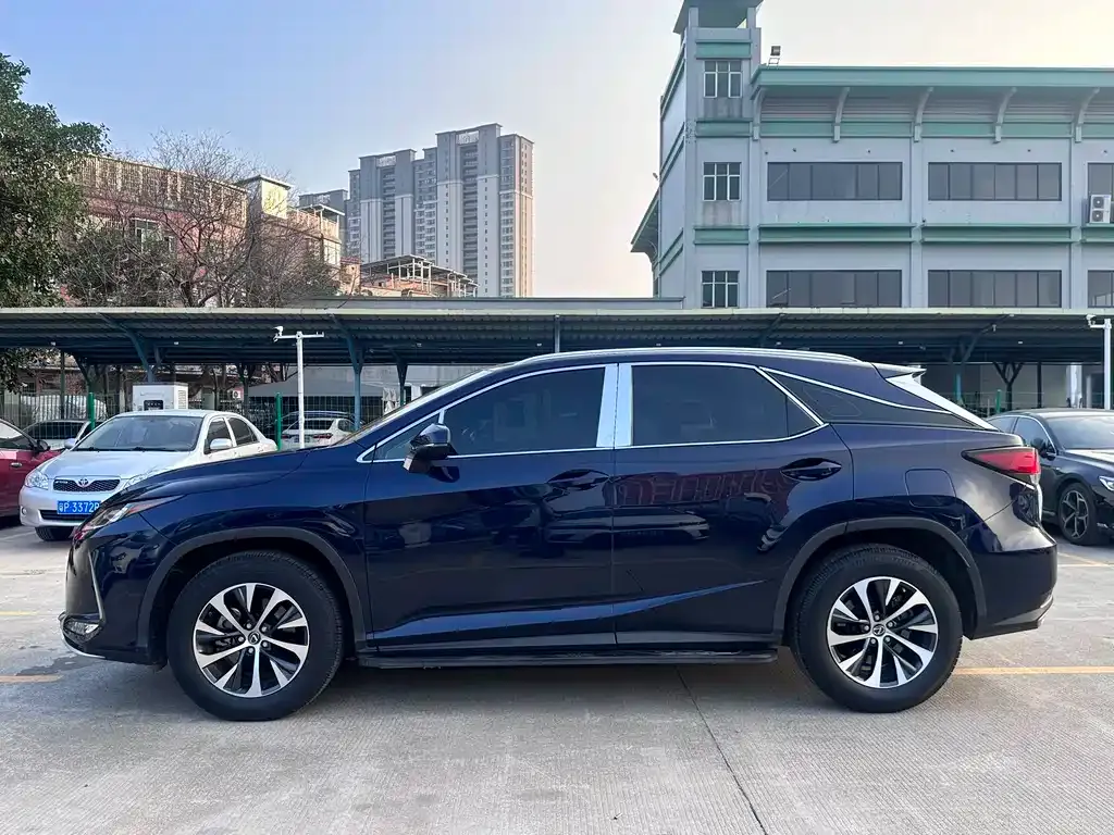 Lexus RX — фото 5