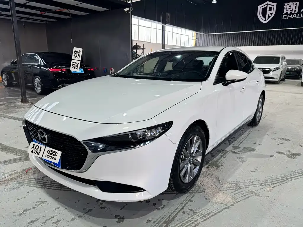 Mazda 3 Axela — фото 1