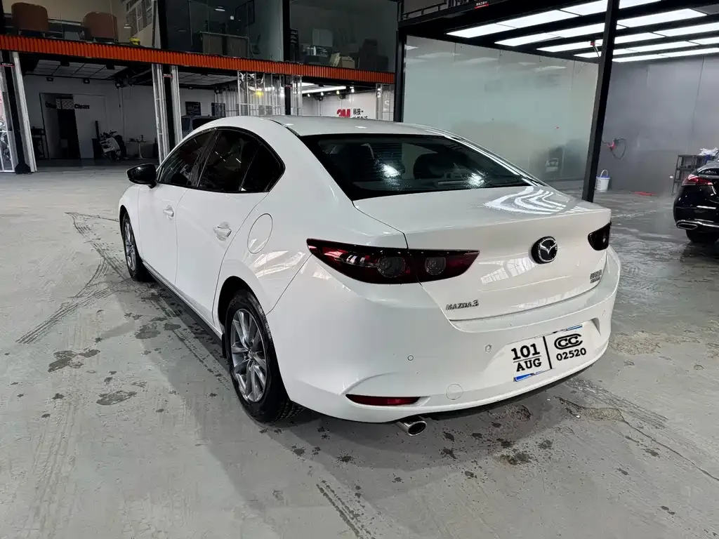 Mazda 3 Axela — фото 3
