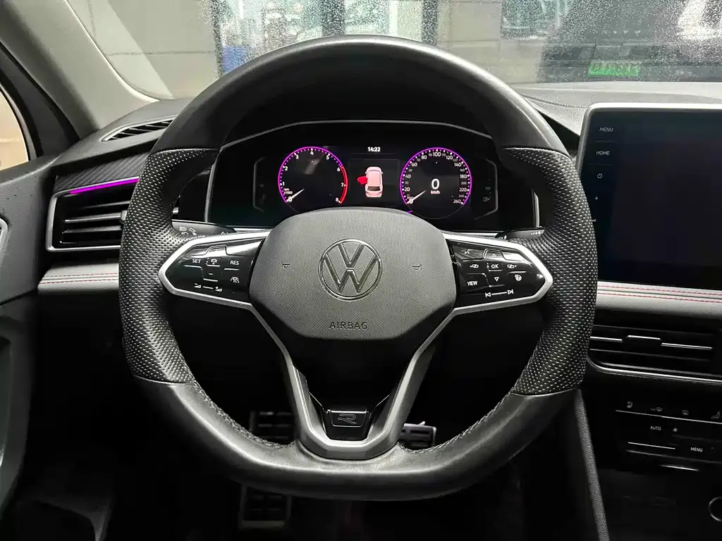 Volkswagen Tiguan L — фото 3