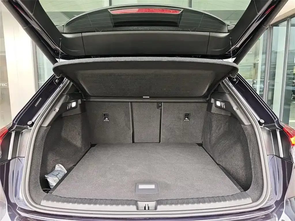 Audi Q4 e-tron — фото 10