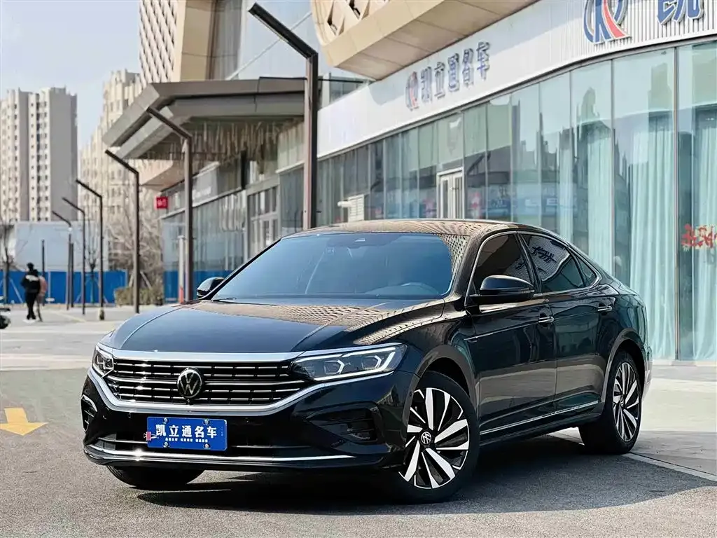 Volkswagen Passat — фото 1
