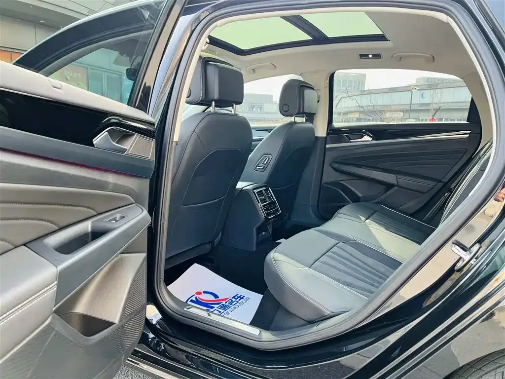 Volkswagen Passat — фото 7