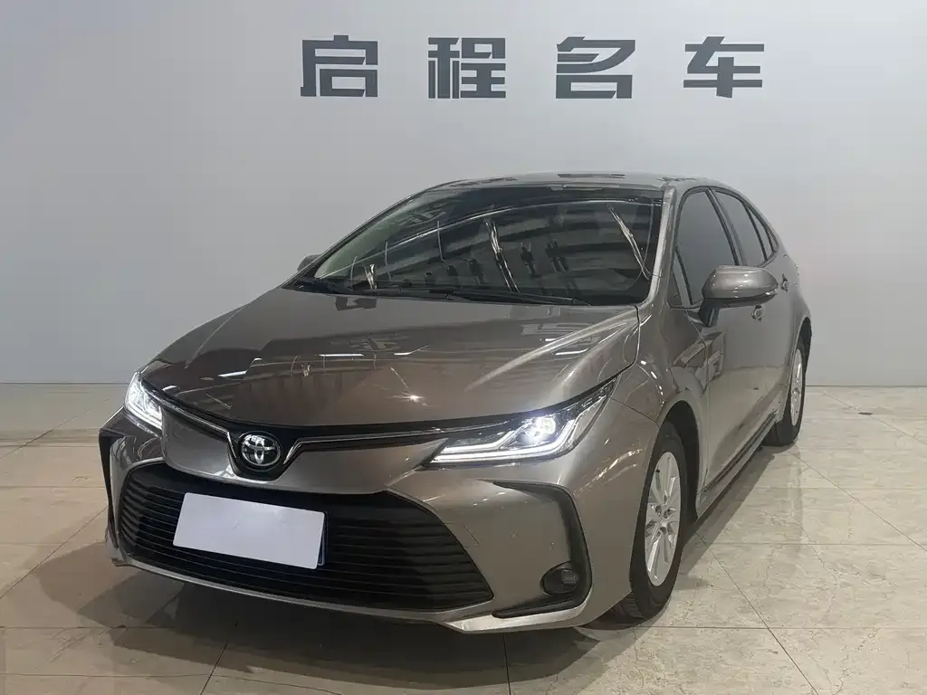 Toyota Corolla — фото 1