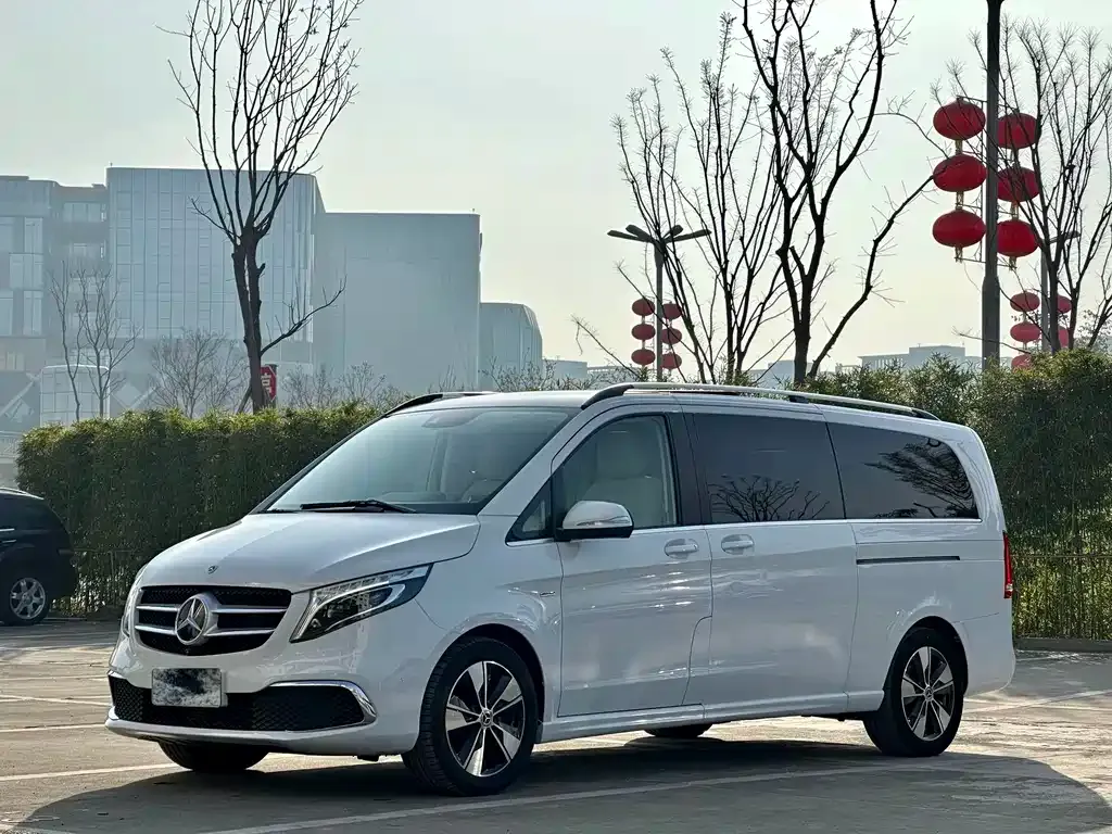 Mercedes-Benz V-Class — фото 1