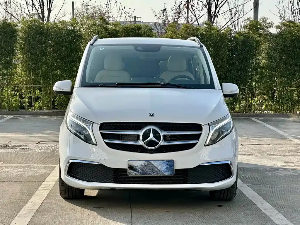 Mercedes-Benz V-Class — фото 10