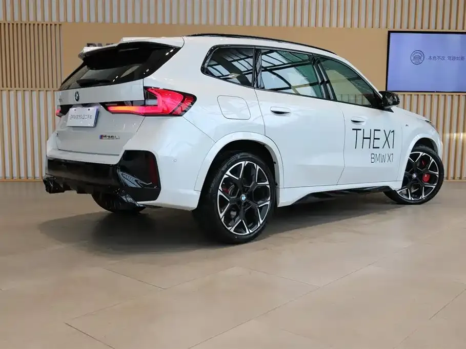 BMW X1 M35Li — фото 8